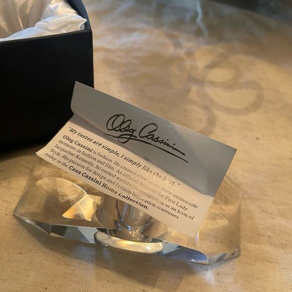 Oleg Cassini Crystal tealight candle holder with box - Picture 9 of 10